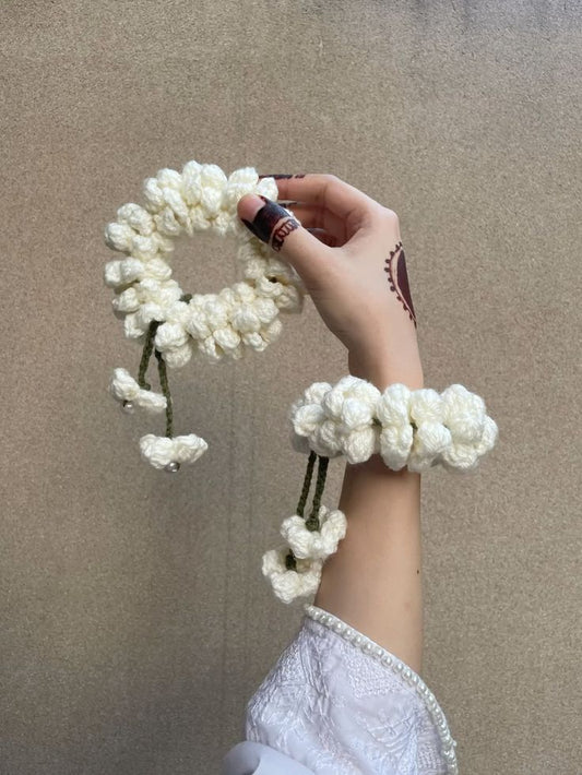 Crochet White Wrist Gajra