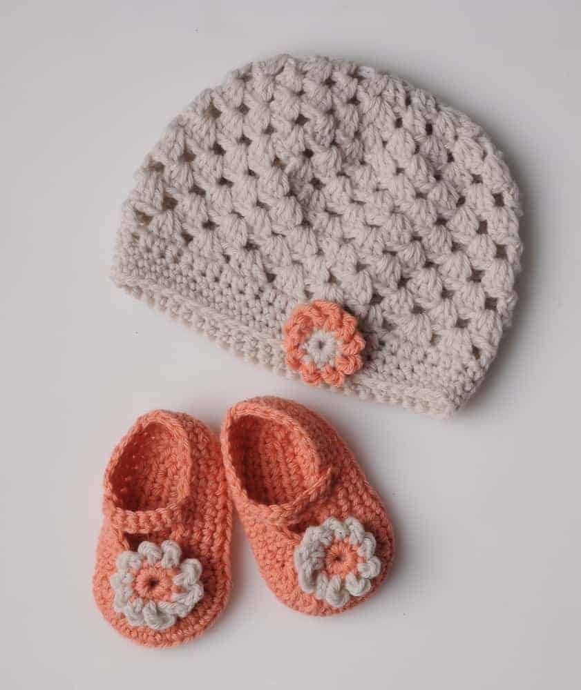 Handmade crochet baby peach flower cap and booties set