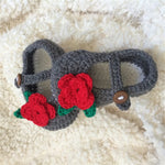 Crochet baby red rose shoes detail