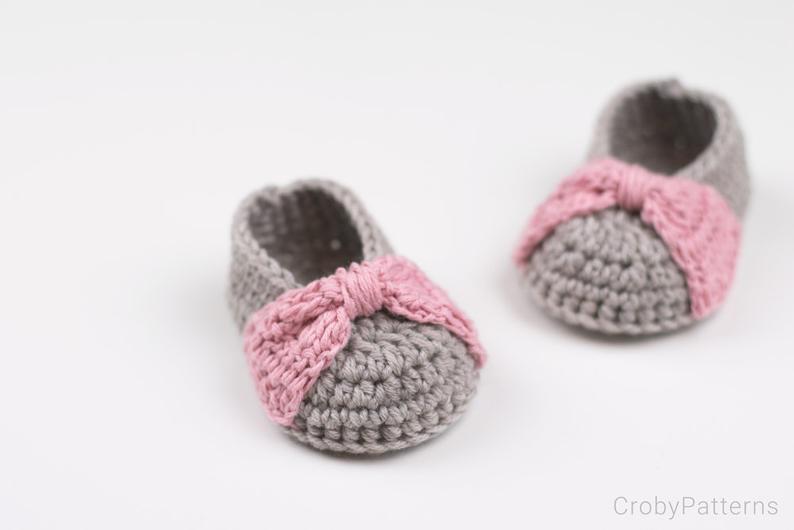 Crochet baby bow booties colour option