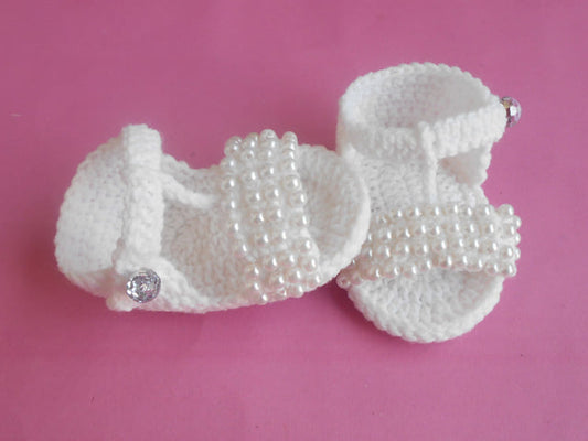 Handmade crochet baby girl pearl sandals in white