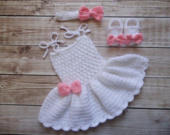Crochet baby girl white dress set in white and pink