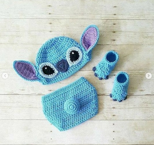 Handmade crochet baby photography set
